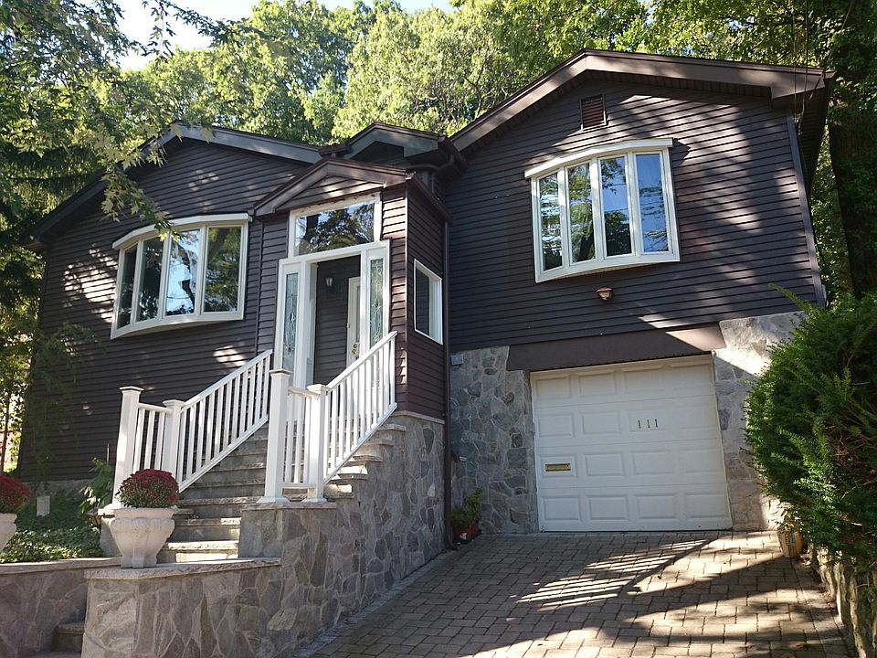 2nd image of 111 Chestnut St