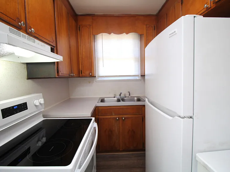 1218 N Kirk St — Photo 7