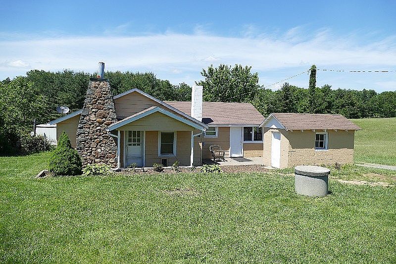 1st image of 52 Lyons Den Dr
