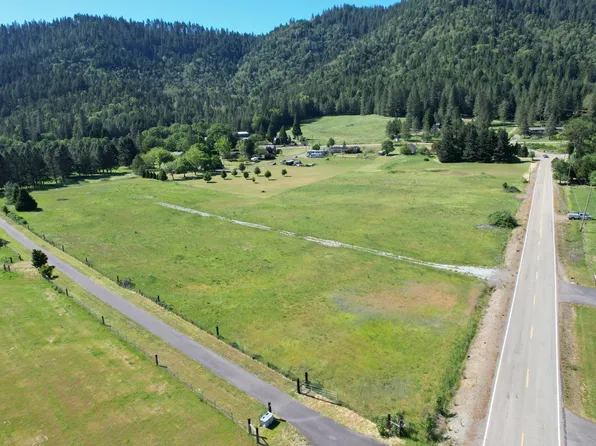 0 Junction Rd, Glendale, OR 97442
