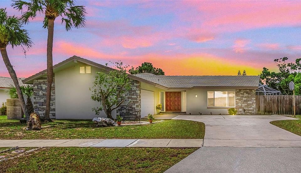 1st image of 13986 Bonnie Brae Dr