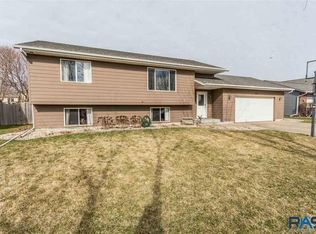 801 Atkins Dr, Tea, SD 57064
