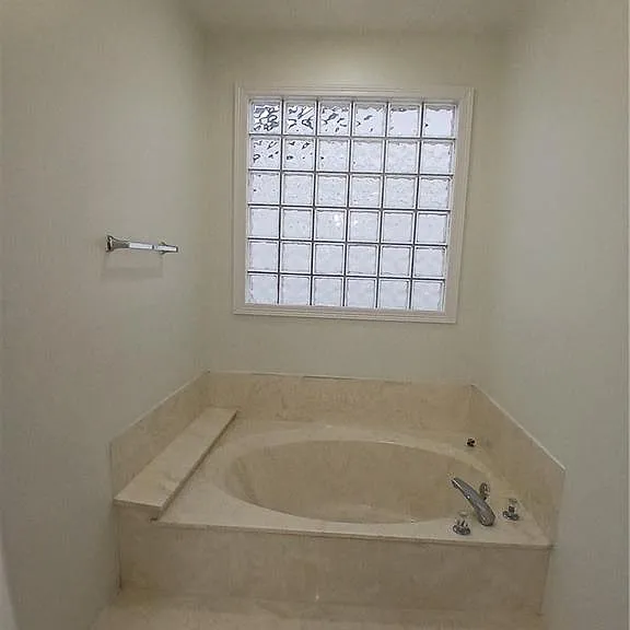 130 San Jacinto St — Photo 14