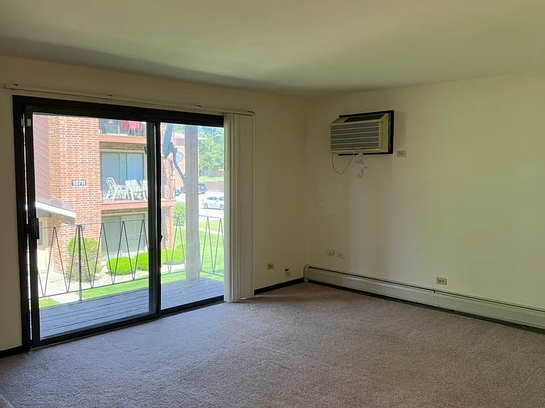 15714 Lake Dr #2-B — Photo 6