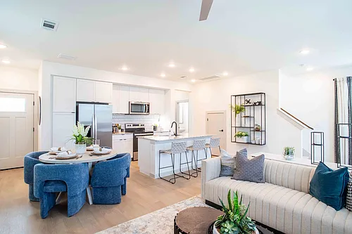 427 Waller Ln Photo 1