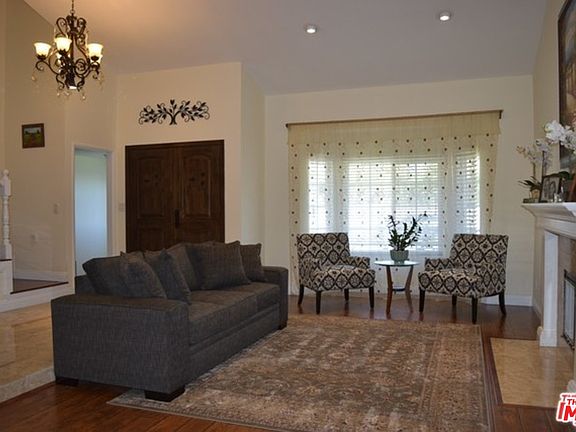 5th image of 16711 Parthenia St Unit 7