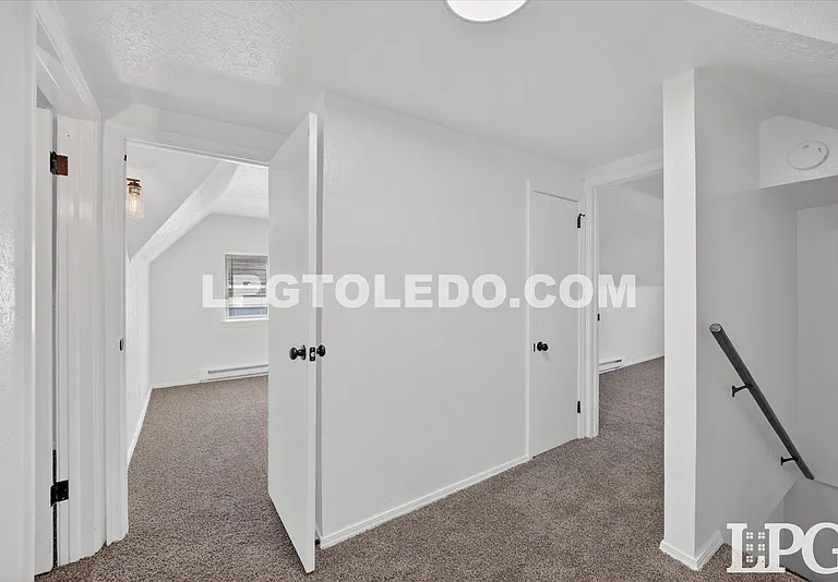 921 Berry St — Photo 27