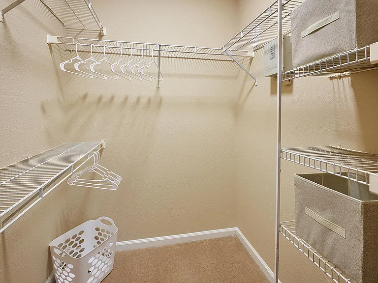 SkyeCrest Apartments — Photo 8
