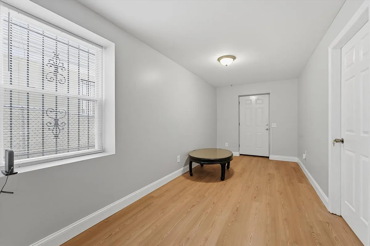 2 bed, 800 sqft, $1,700 — Photo 4