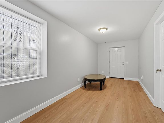 4th image of 721 S 19th St #G