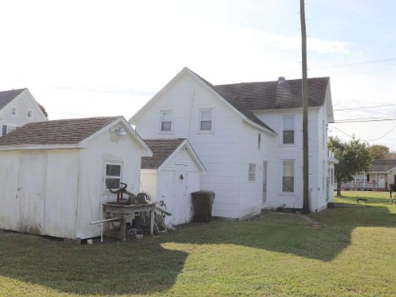 4th image of 34756 Railroad Ave