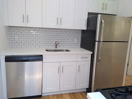 Rented by Evergreen Realty & Investments | media 11