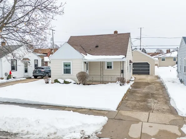 139 S James St, Kimberly, WI 54136