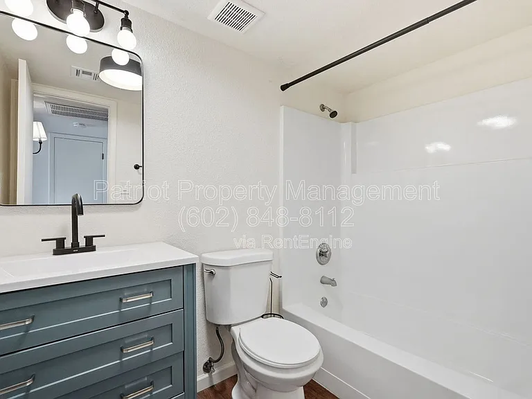 231 N Robson #7 — Photo 18