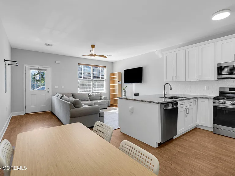 88 Seadrift Ave — Photo 8