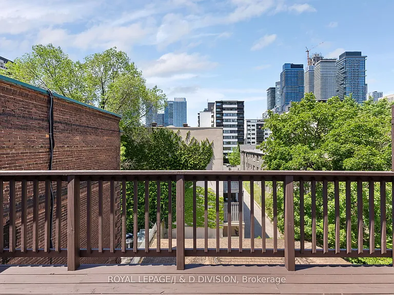 6 Huntley St — Photo 28