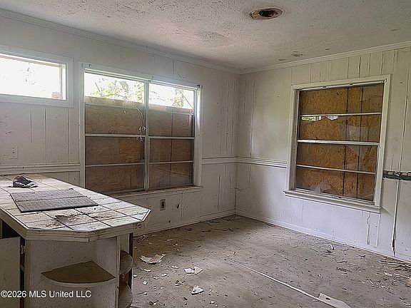 3rd image of 2480 Paden St