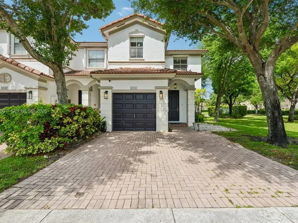8188 NW 108th Pl, Doral, FL 33178