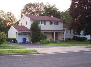 30 Patton Dr, Somerset, NJ 08873