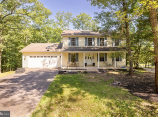 800 S Lakeview Dr, Cross Junction, VA 22625