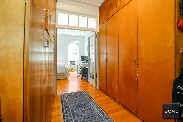 Rented by Bond New York | media 28