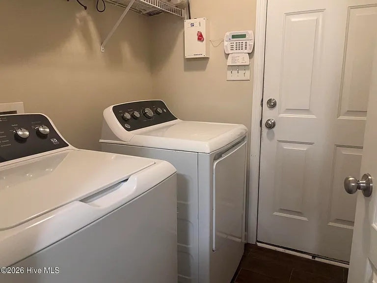 950 Arbor Springs Cir — Photo 14