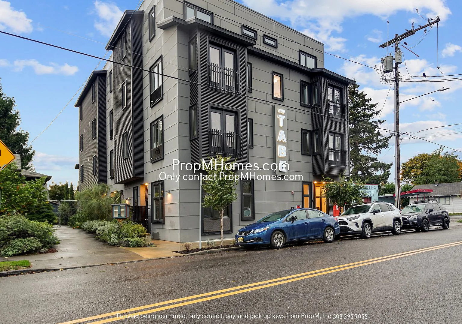 Bright & Modern SE Portland Apartment + A/C! — Photo 2