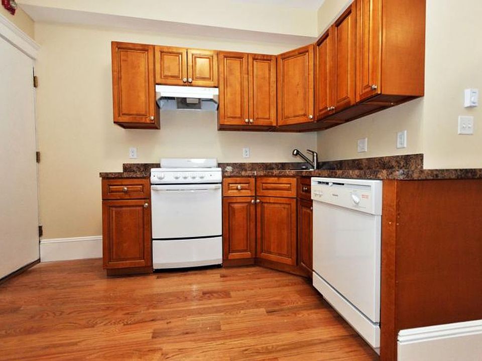 1st image of 883 Huntington Ave #83
