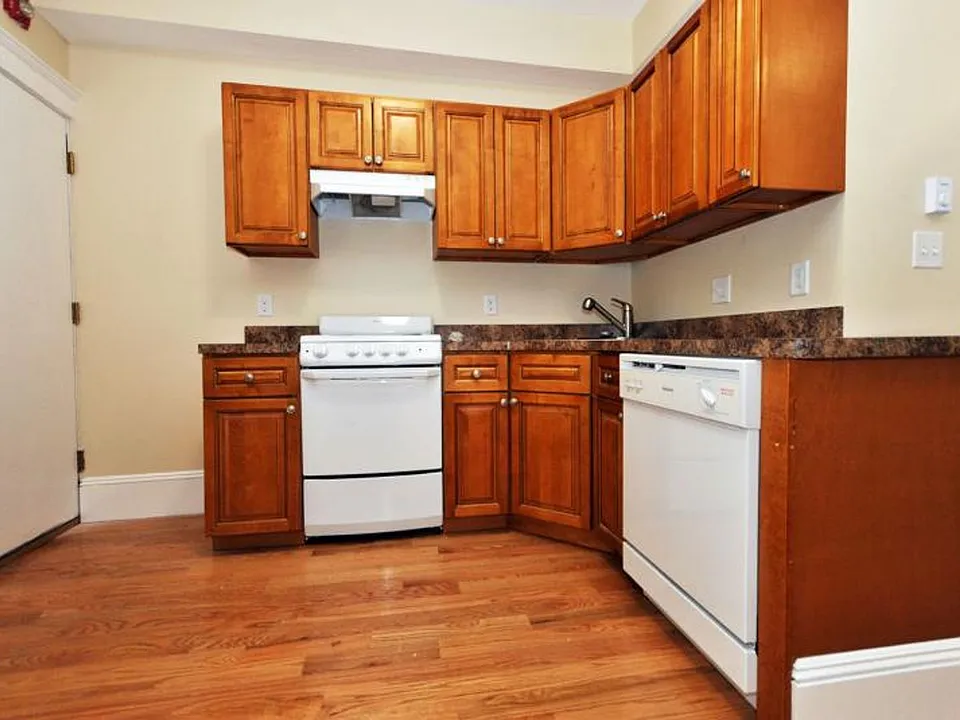 883 Huntington Ave #83