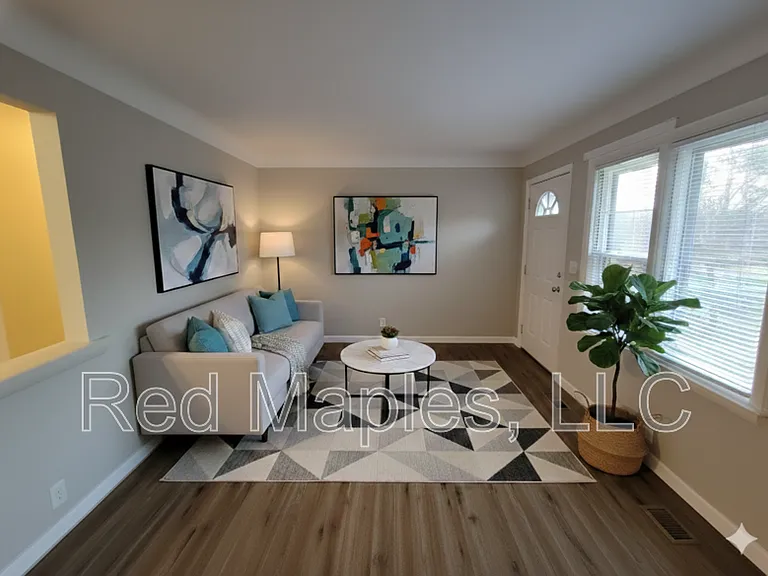 3 Fairview Dr #B — Photo 2