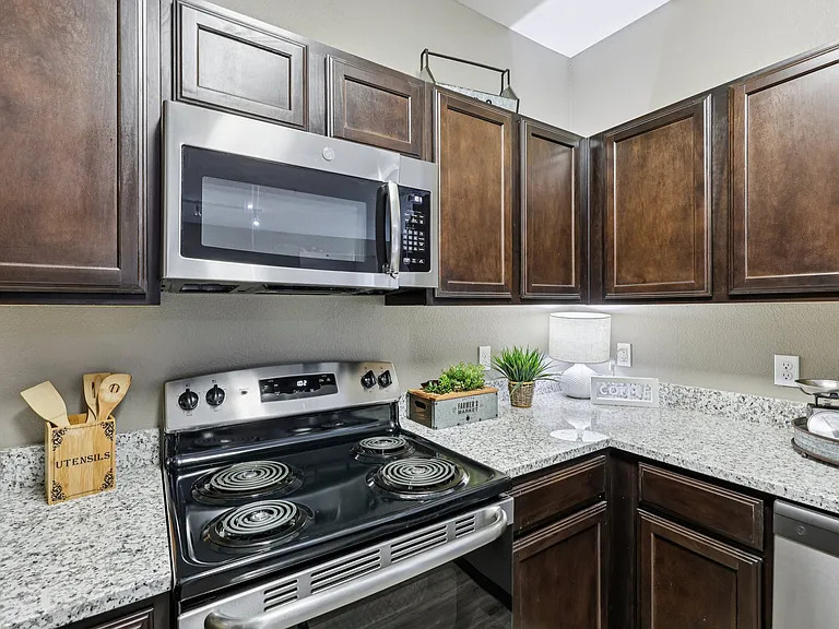 The Landing at Little Elm Apartments — Photo 48