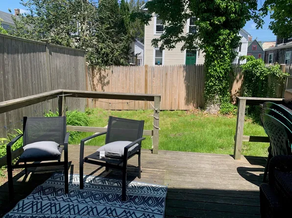 16 Grafton St, Newport, RI 02840