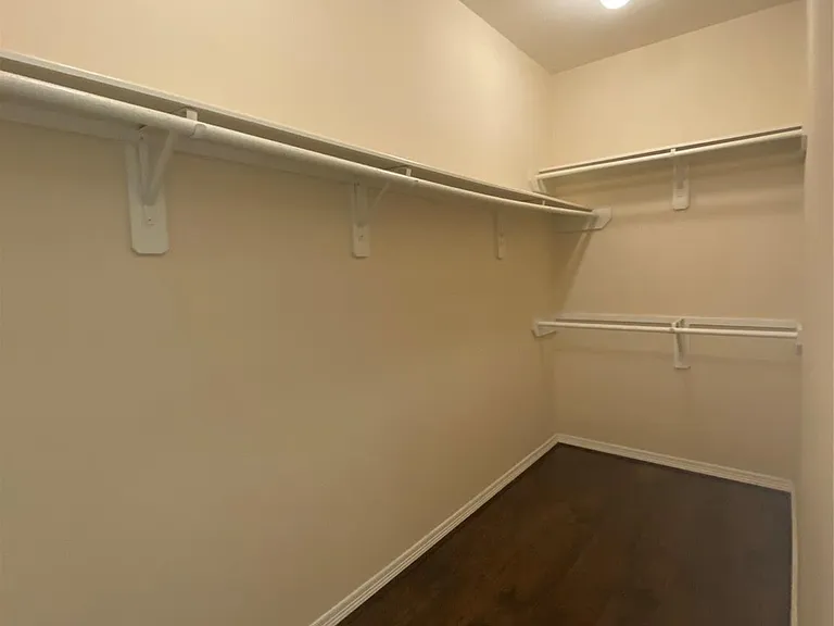 9210 Hidden Lake Cir E — Photo 35
