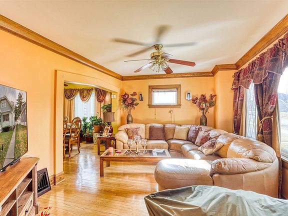 4th image of 4064 N 24th St