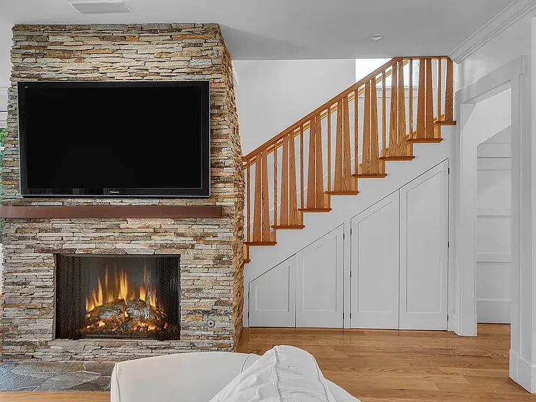 44 Sunset Ave — Photo 12