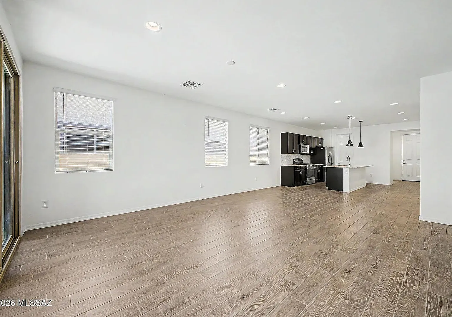 3-Bedroom, 2 Bath Single Family for Rent in Tucson, AZ | Attached Garage & Modern Kitchen — Photo 4