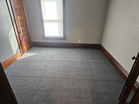 3rd image of 1016 Mulberry St #1/2