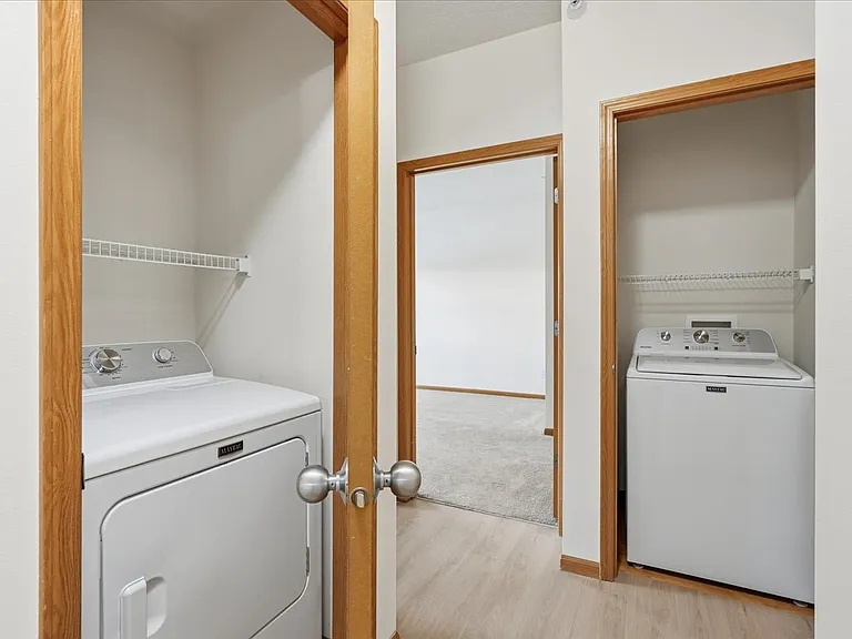 Crown Villa Apartments — Photo 16