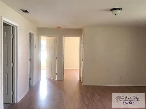 2 bed, 1.0 bath, 1536 sqft, $950 — Photo 2