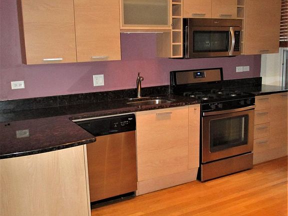 2nd image of 2457 W Sunnyside Ave