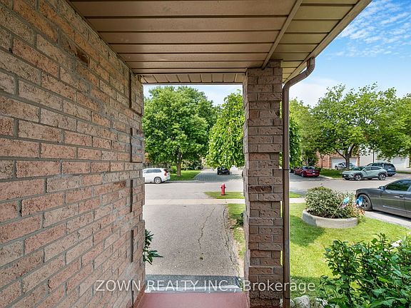 2nd image of 1542 Kirkrow Cres