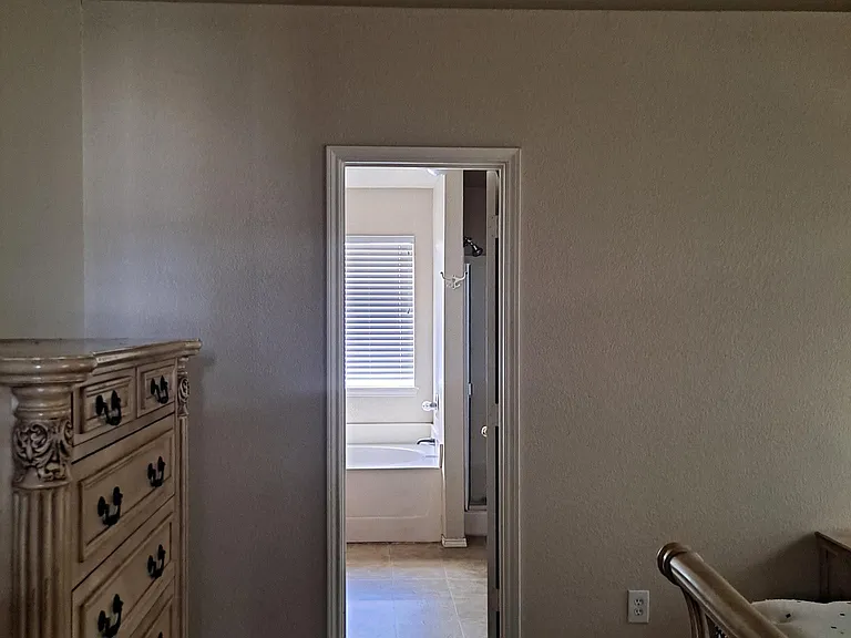 100 Oak Hollow Ln — Photo 6