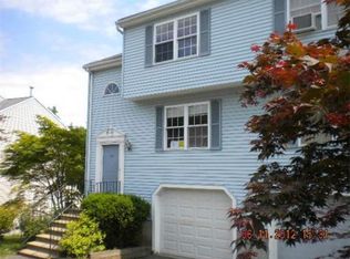 33 Ledgecrest Dr, Worcester, MA 01603