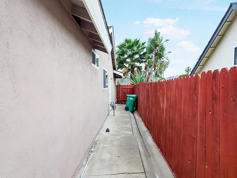 24059 Willow Creek Rd — Photo 25