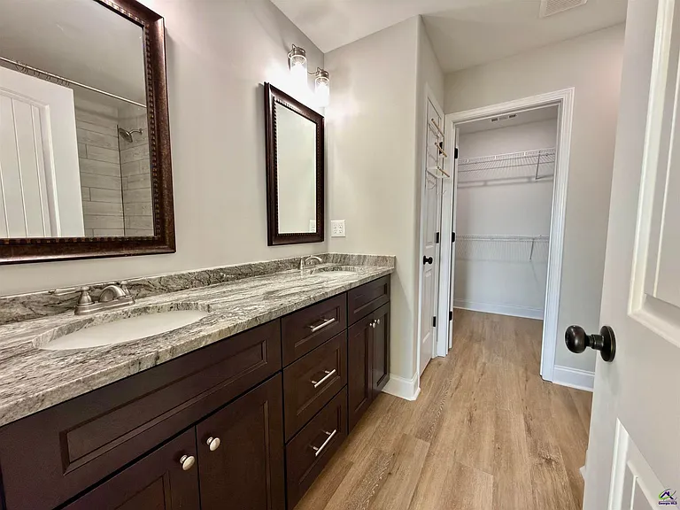 212 Beau Claire Cir — Photo 40