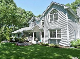 49 Jomar Rd, Shoreham, NY 11786