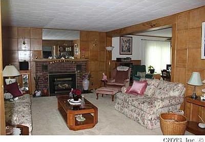 2nd image of 527 E Seneca Tpke
