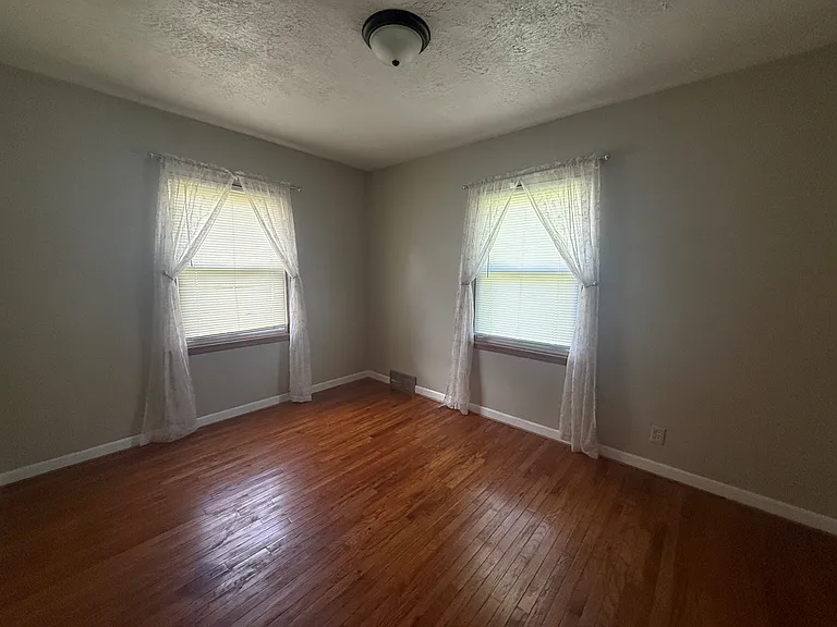 4691 Anita Dr — Photo 10