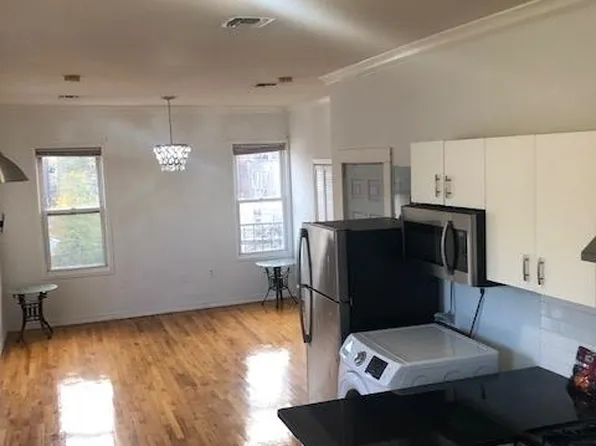 119 Clendenny Avenue image 8 of 9