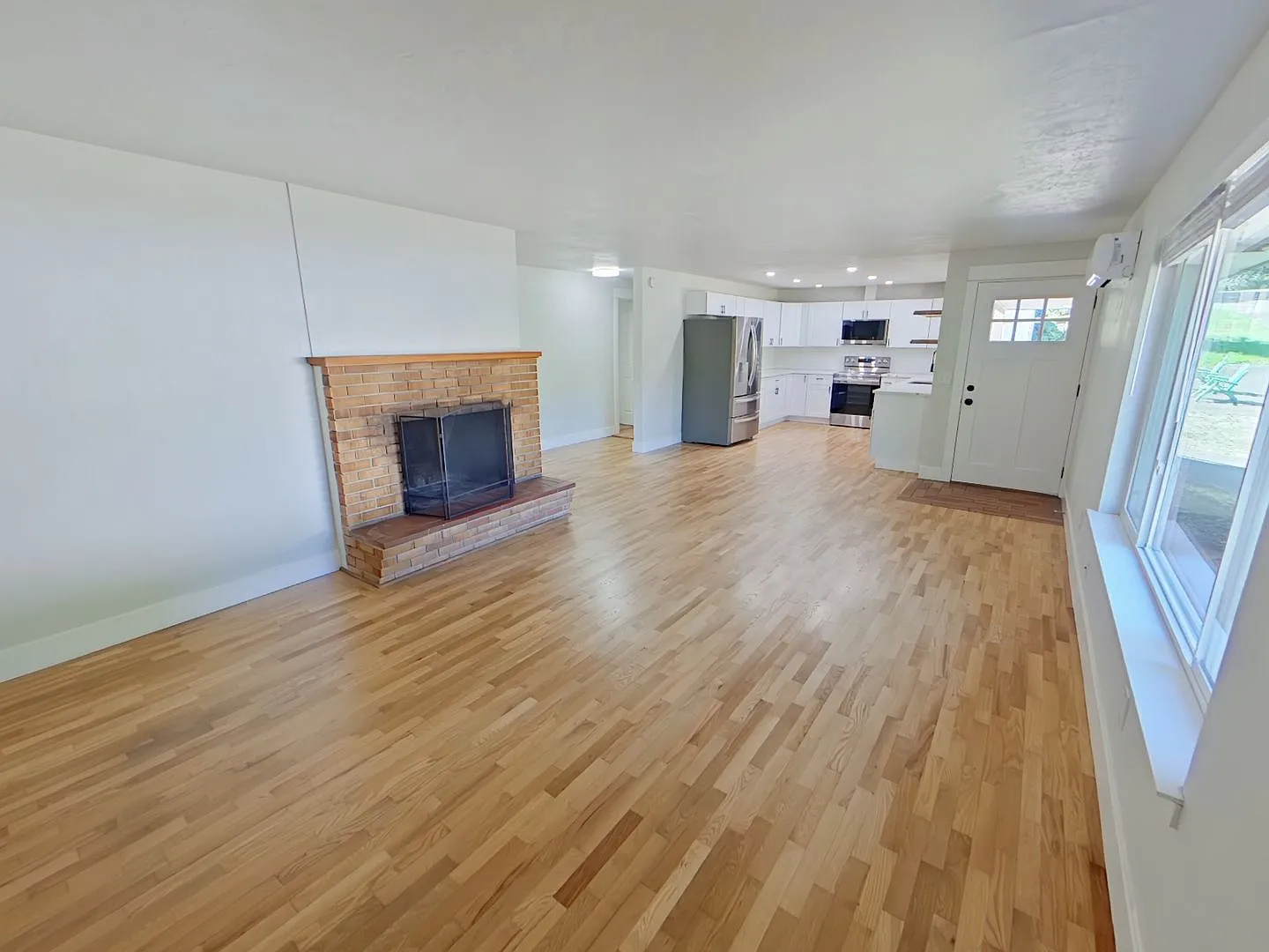 60 West 34th Ave & 3410 McMillan St — Photo 2
